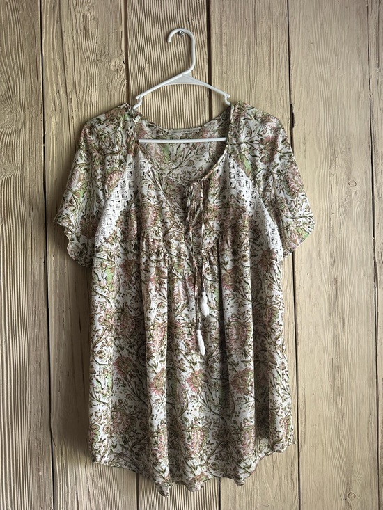 Daniel Rainn Tops - Daniel Rainn Floral Tie-Neck Peasant Blouse in Cream, Green and Pink